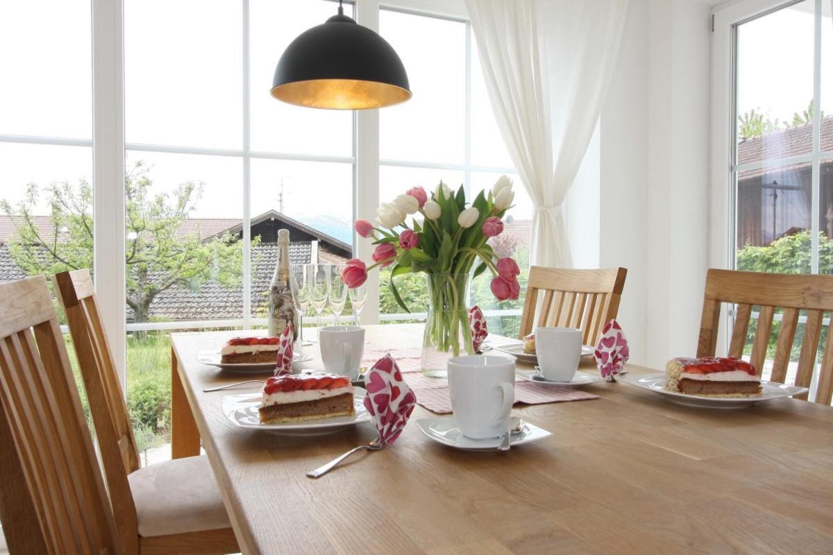 Appartement Haus Chiemsee-Blick à Gstadt am Chiemsee Extérieur photo